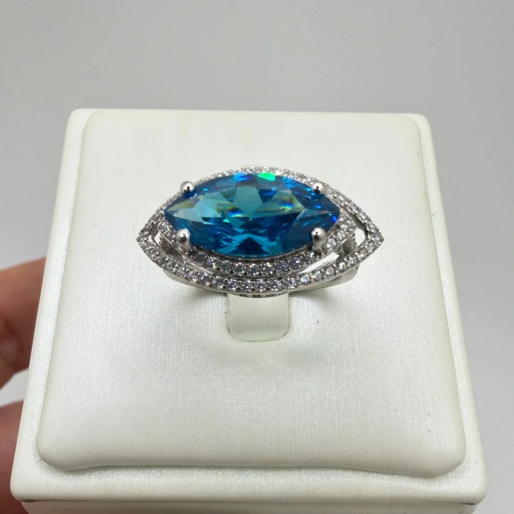 14x7mm East/West Marquise cut Blue ICE CZ w/ cz accent‎ ring in sterling silver!